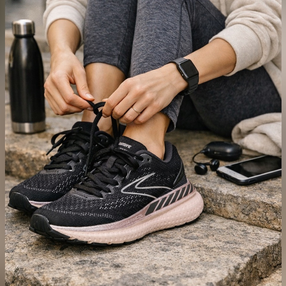 Brooks Glycerin GTS 19 women’s running shoes size 7.5 black pink sneakers